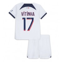 Dětský Fotbalový dres Paris Saint-Germain Vitinha Ferreira #17 2023-24 Venkovní Krátký Rukáv (+ trenýrky)